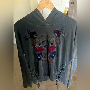 Soft enbroidered hooded sweat shirt